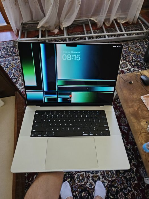 Macbook PRO M3 16 18/512 Yangi srochno 5 ta sikl bolgan