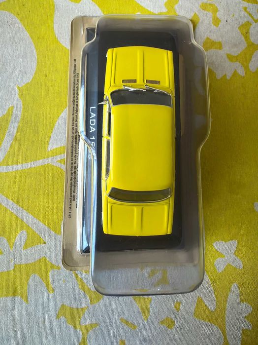 Колекционерски модел на Лада 1500 мащаб 1:43