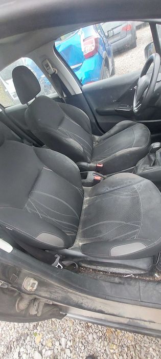 Peugeot 208 1.2 VTi , Пежо 208 на части!
Април 2013