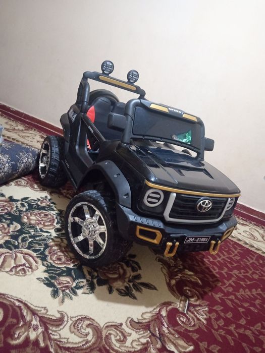 Detskiy moshina sotiladi