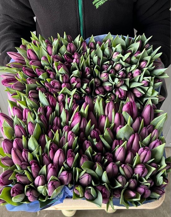 Цветы , ,букеты роз , пионы , тюльпаны