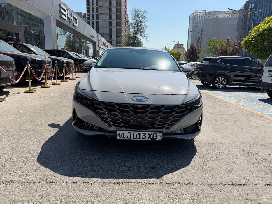 СВОЯ Hyundai Elantra 2022 2.0 Luxe