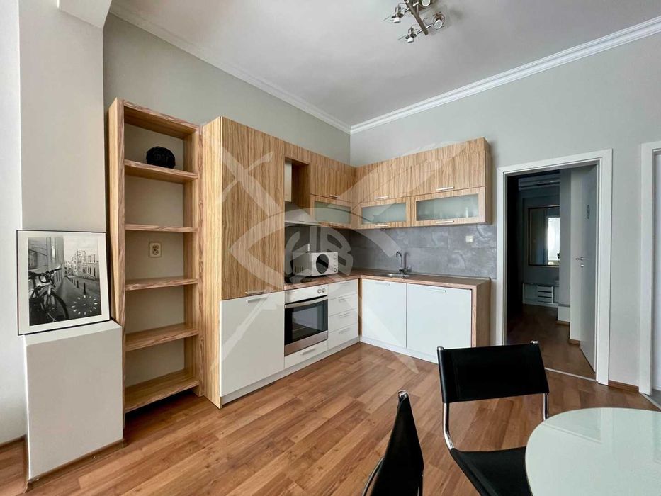 Дава се под наем Тристаен апартамент в София, Център - 75 кв.м за 790 € - Снимка #1