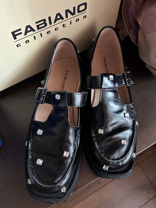 Обувки от естествен лак