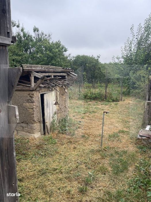 Casa de vanzare, 57 mp, teren 2.209 mp, zona Braesti