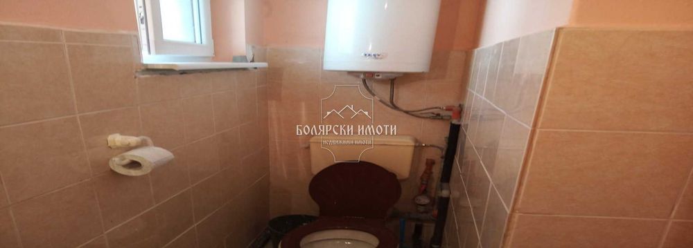 Тристаен в Акация