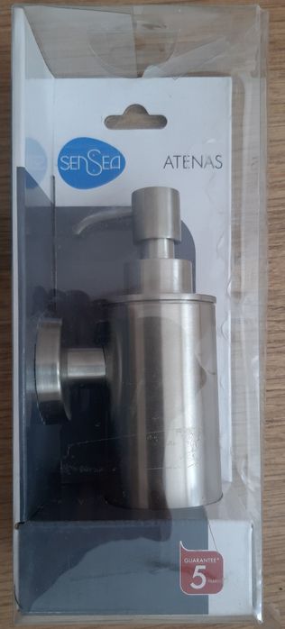 Оборудване баня / поставки сапун, кърпи, паста и четки, дозатор