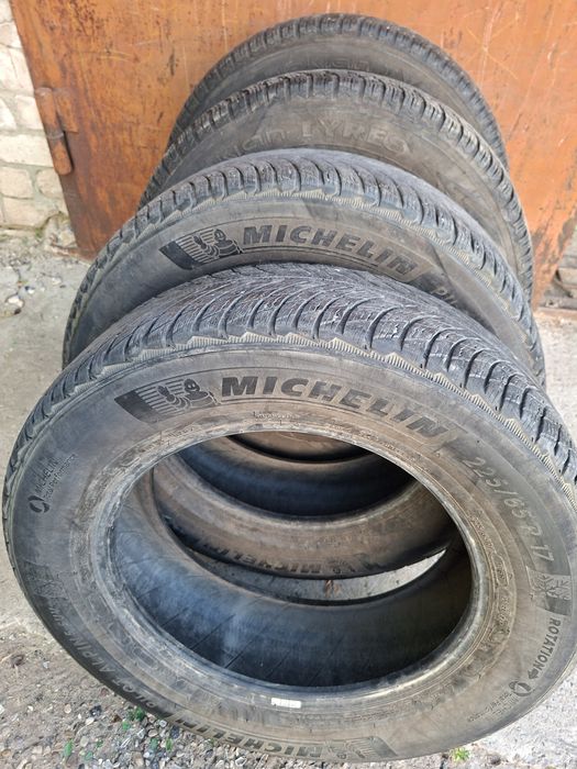 Продам шины 225/65/17 нокиа