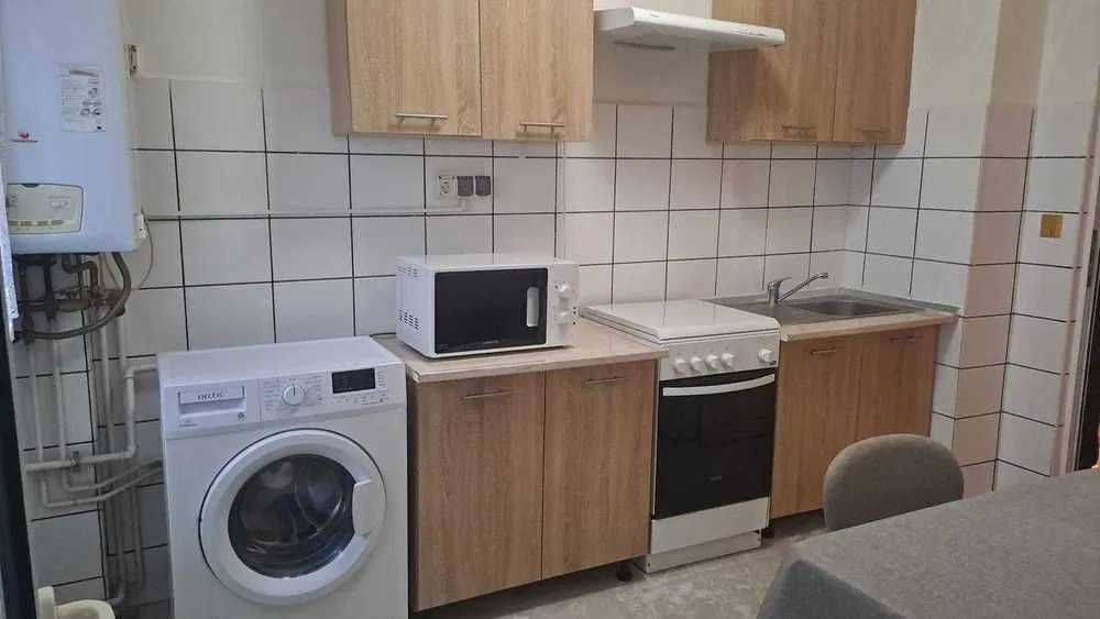 Inchiriere Apartament 2 camere Campina, b-dul Carol, et.2 /4, izolat termic