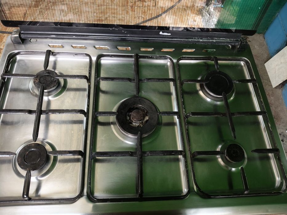 Продам газ плиту