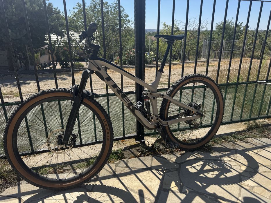 Bicicleta full suspension Trek Fuel EX 9.7