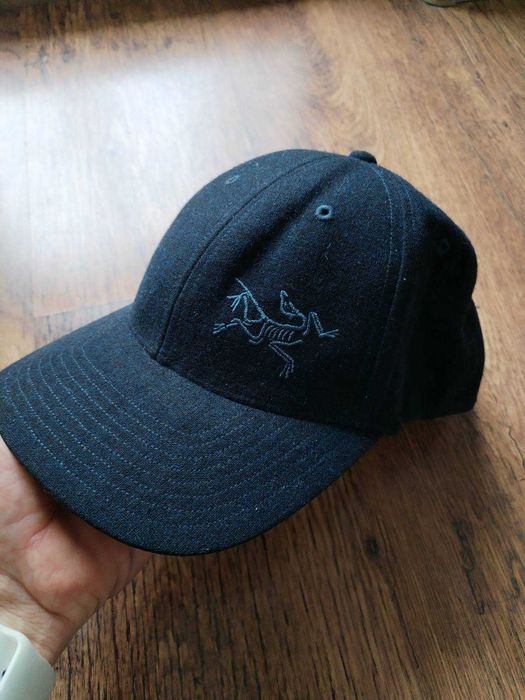 arc'teryx wool ball cap - страхотна мъжка шапка С/М 100% оригинал отлично състояние