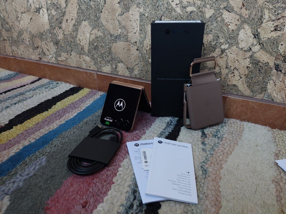 Motorola Razr 60 Ultra в ГАРАНЦИЯ!