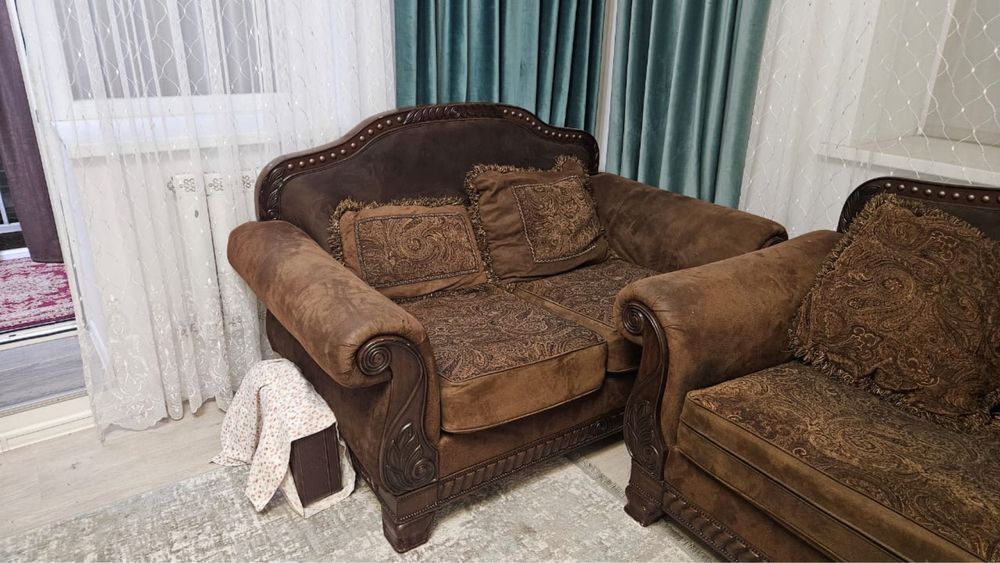 Продаю диван в отличном состоянии