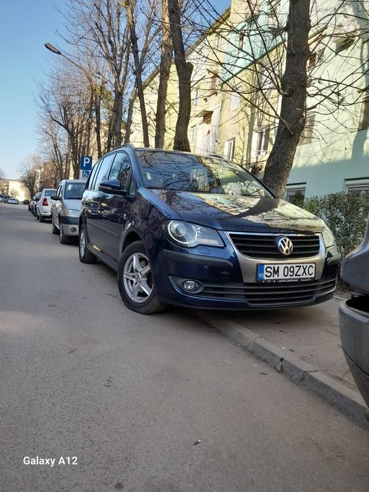 Vând sau schimb Volkswagen Touran 2010 1.4 tsi