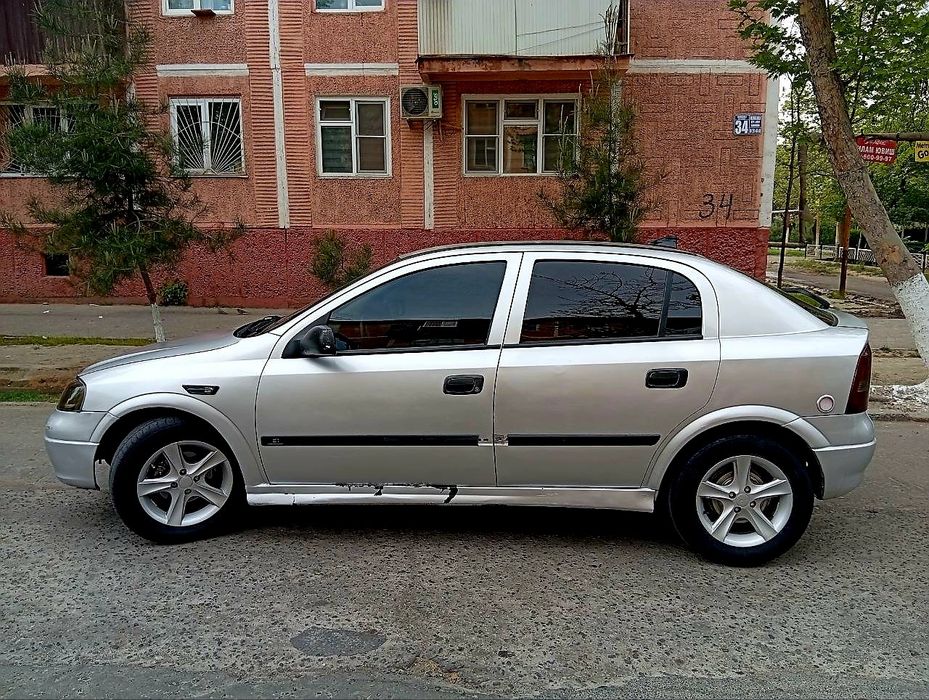Opel Astra G kulrang Motor 1.6 yili 2001