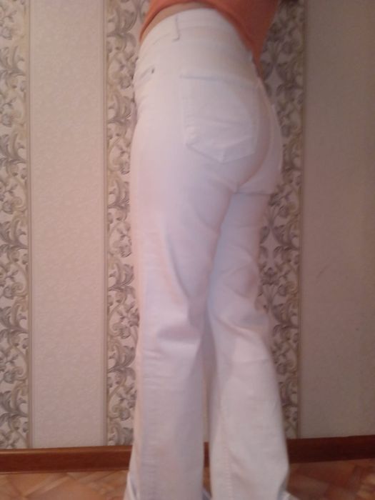 Джинсы белые хорошего качества