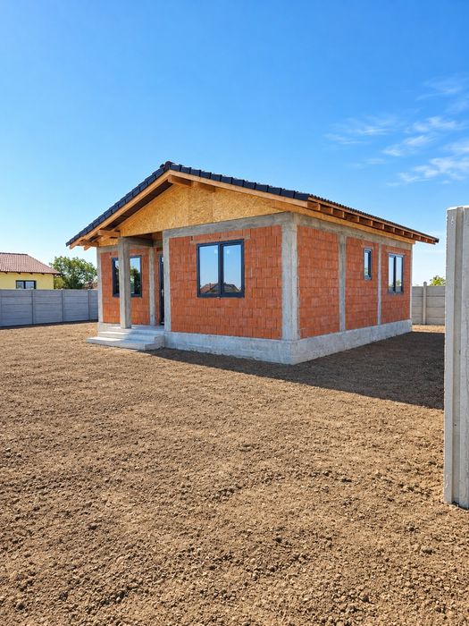 CASĂ NOUĂ INDIVIDUALĂ ÎN LEȘ  - 98,81 Mp construiți + 500 mp Teren