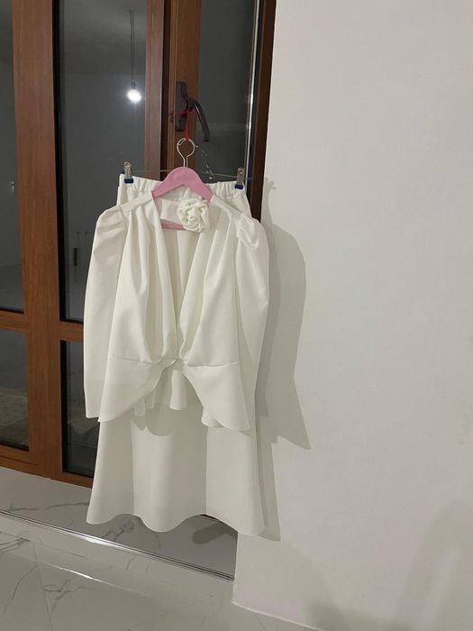 Костюм Айвори красивый