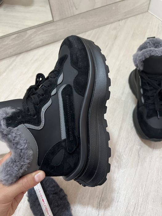 Продам новые зимние ботинки