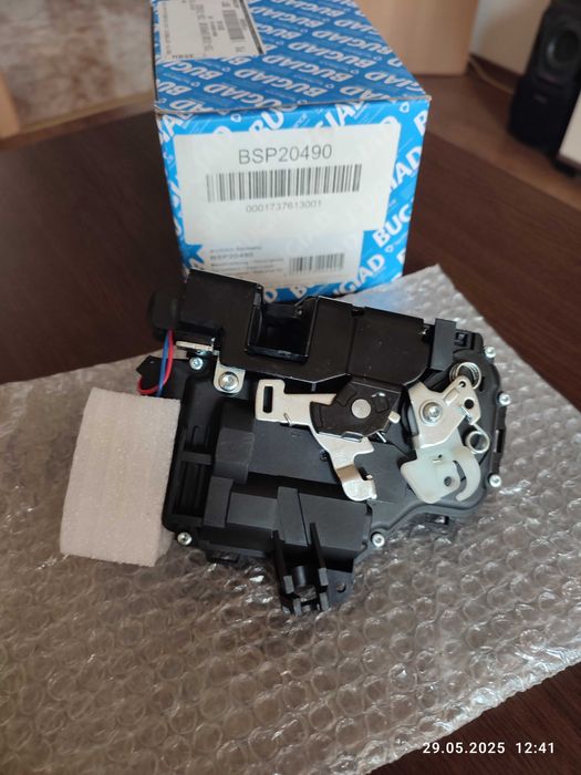 Чисти нова ! Ключалка за Голф 4