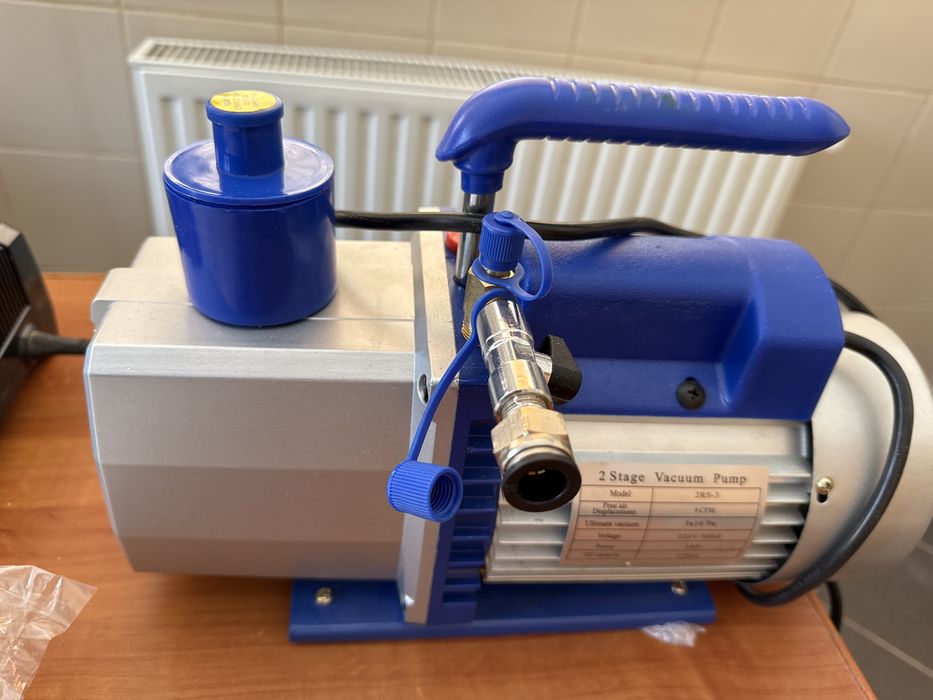 Pompa de vid Vevor noua