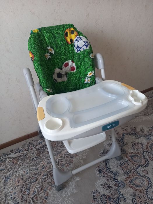 Детский стульчик для кормления