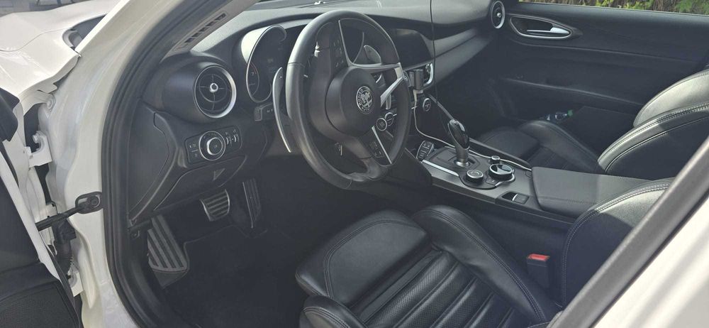 Alfa Romeo Giulia 2.0 Turbo AWD AT8 Veloce