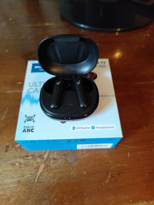 Продам наушники Soundcore