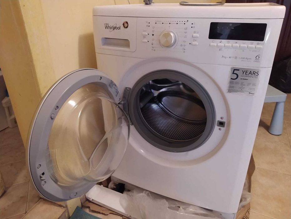 Пералня Whirlpool AWO/C 7420 S (ЧУКА при центрофугиране!)