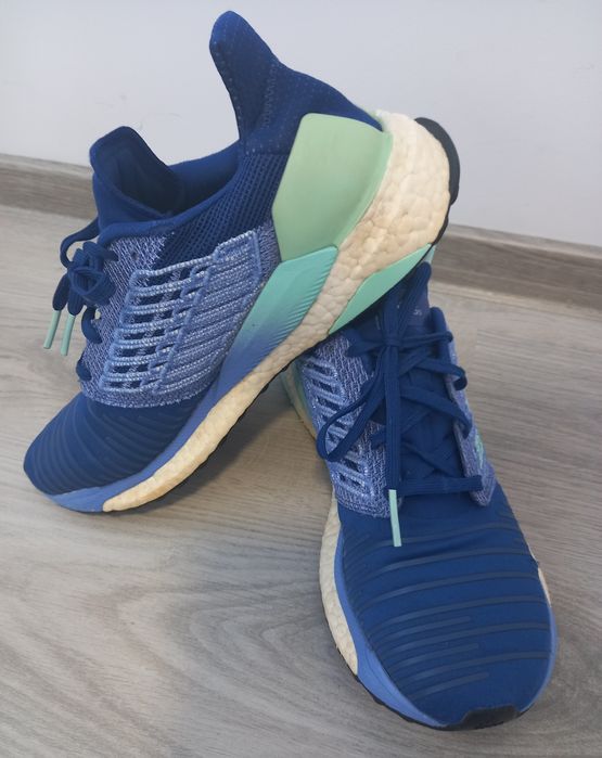 Adidasi adidas mărimea 42
