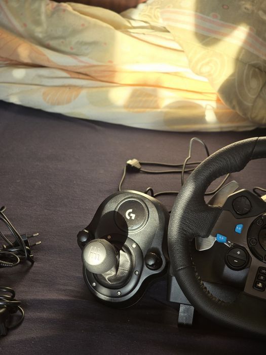 Продавам Logitech g29 se