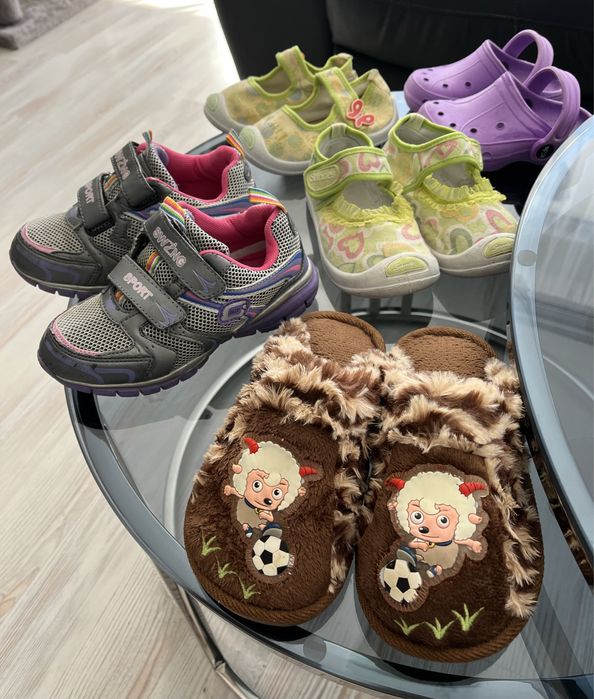 12 чифта детски обувки + подарък ТРОТИНЕТКА