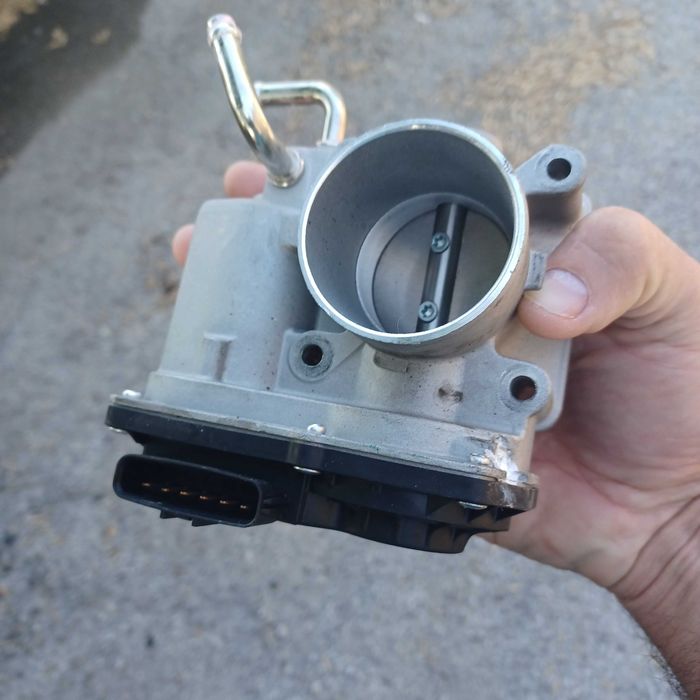 Дросел клапа Тойота авенсис 1.8 бензин Т25 2004 г.