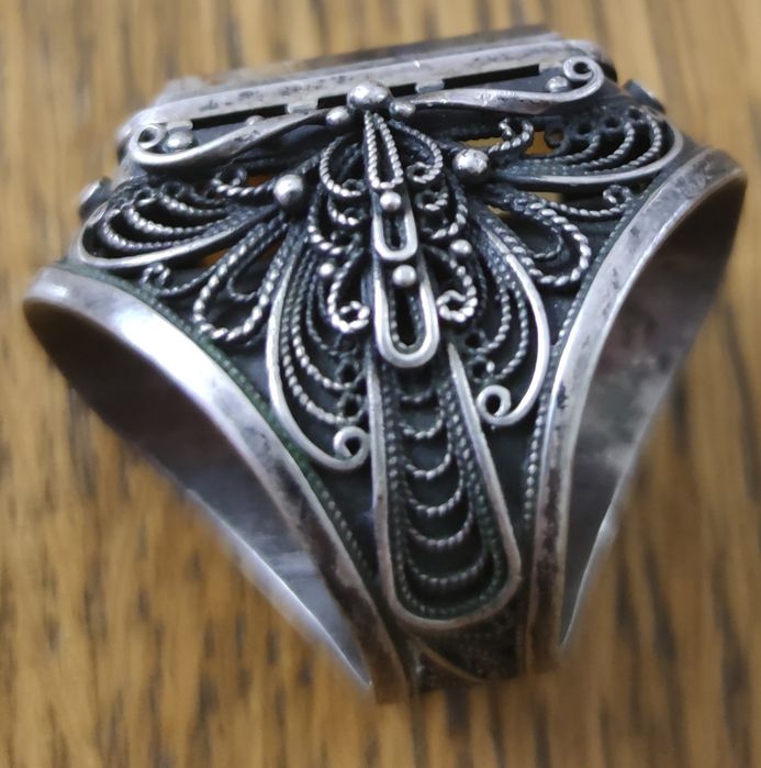 Перстень с камнем