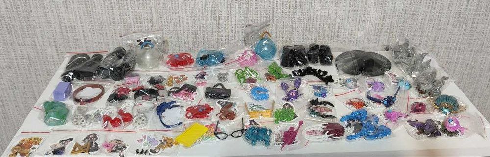 Одежда, аксессуары для кукол