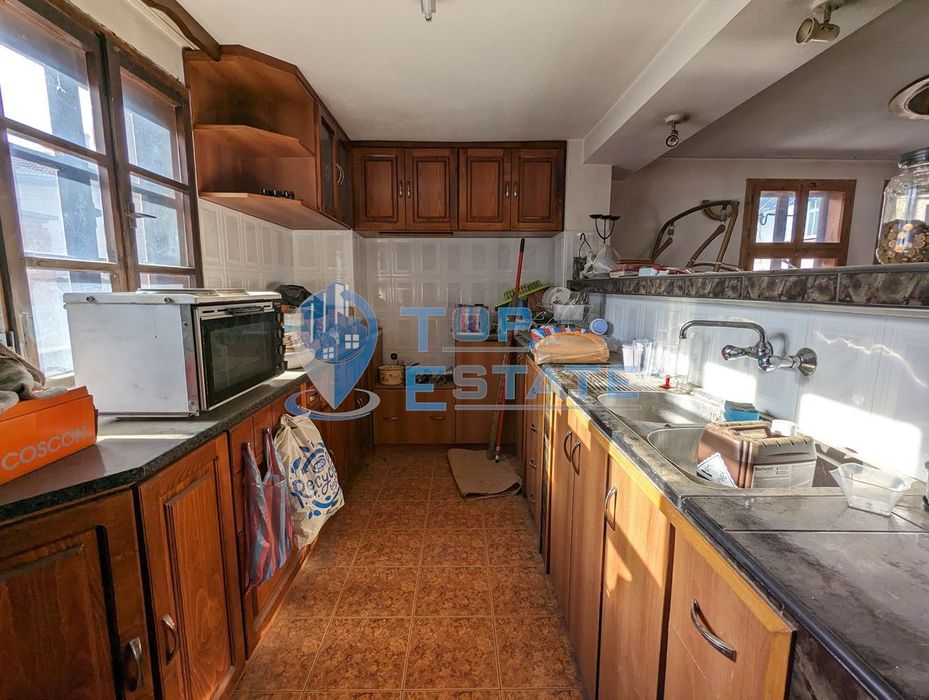 Етаж от къща в центъра на град Трявна