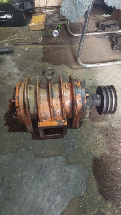 Продам вакуумный насос 503