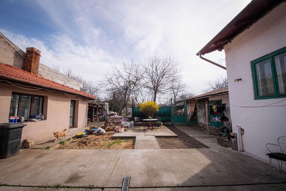 Casă de vânzare – Emil Zola, 2 CF, 1000 mp teren curte și grădină mare