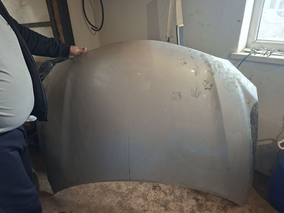 Продам оригинальный капот