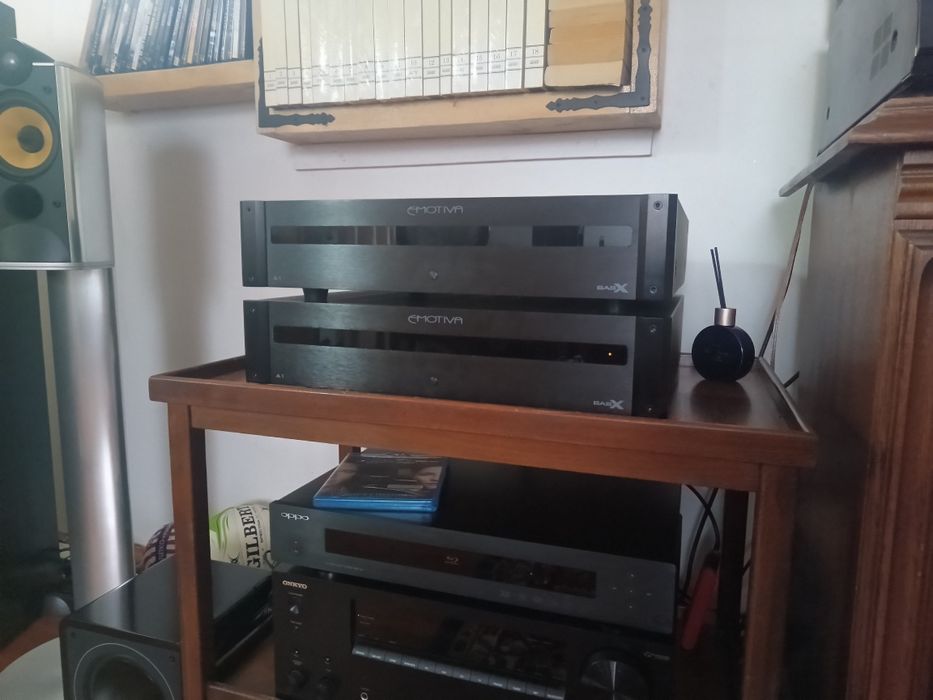Vând 2x Amplificator Monoblock Emotiva BasX A1, pereche completă. Pret per pereche.