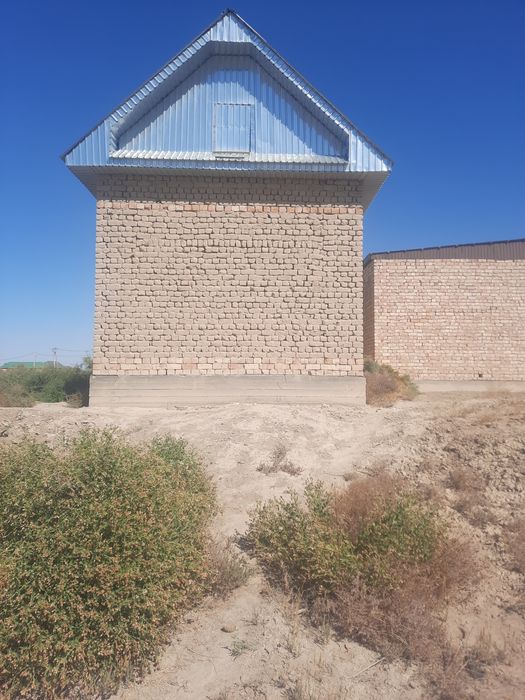 Продам времянку Байтерек 3