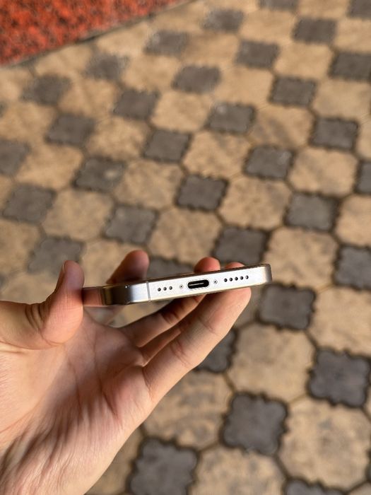 Iphone 15 pro Natural titanium