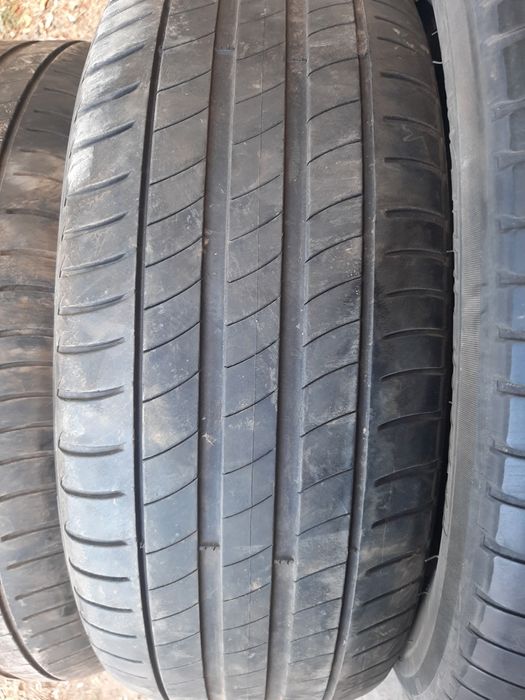 Продам шины 215/55/17 мишелин