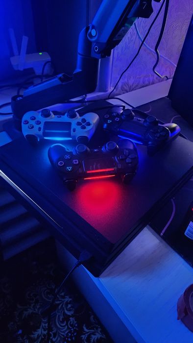 Ps4 Pro с подпиской Plus Deluxe