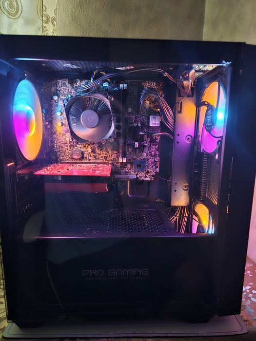 Vând sau schimb  pc de gaming