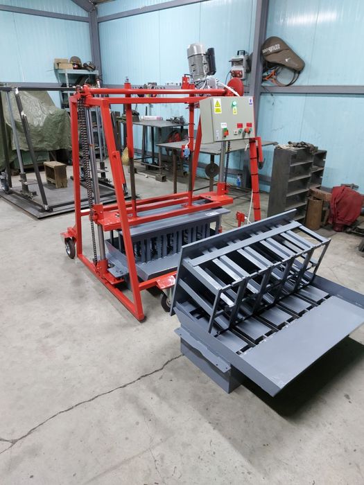 Masina boltari borduri oferta vacanta