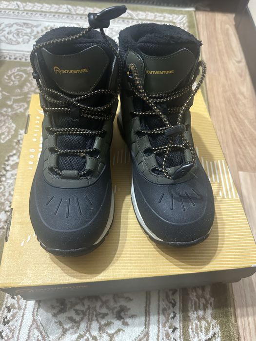Продам зимние ботинки для мальчика