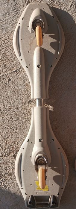 Двух колёсный скейтборт