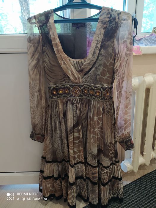 Красивое женское платье